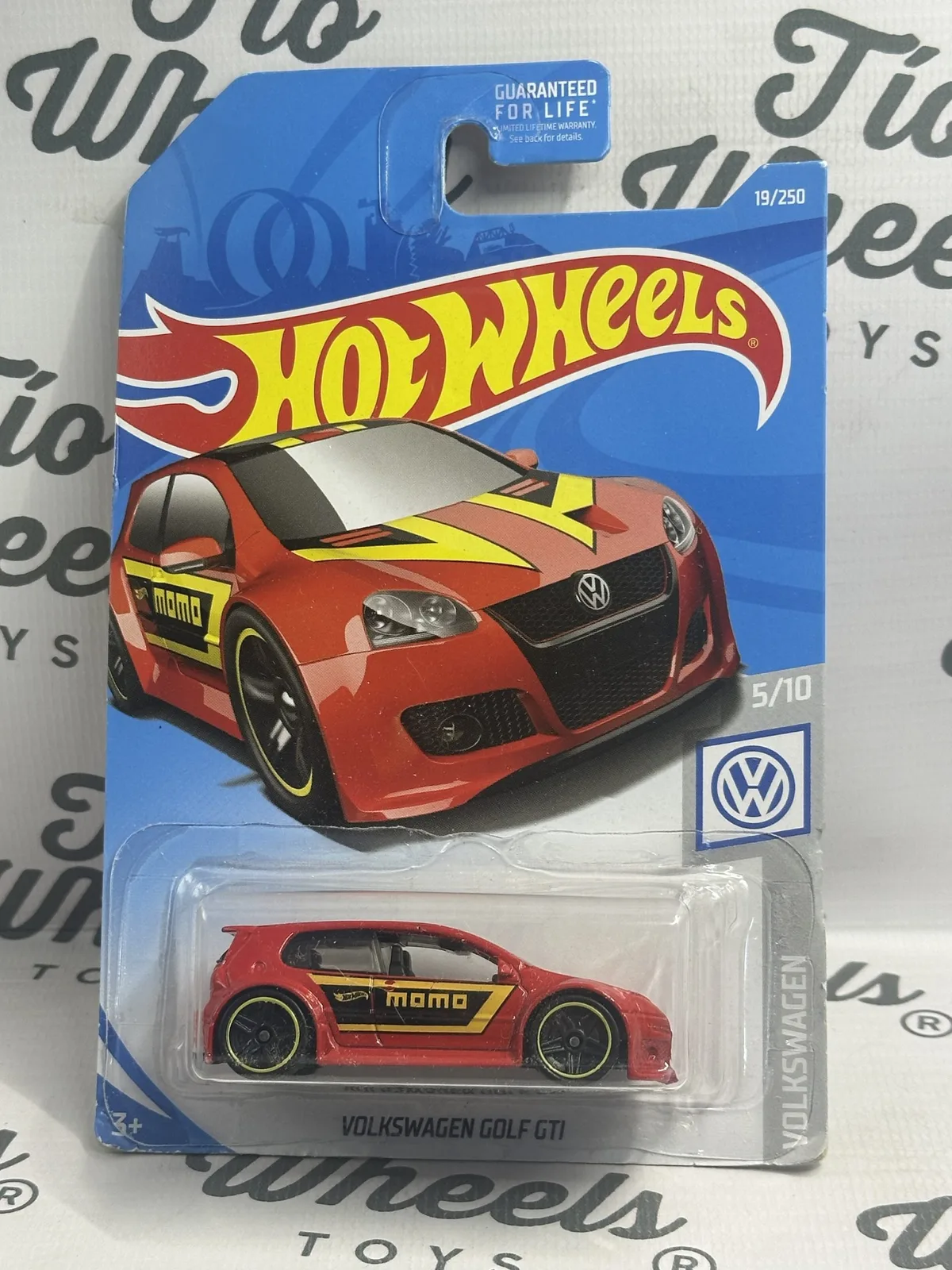 Volkswagen Golf GTI Momo