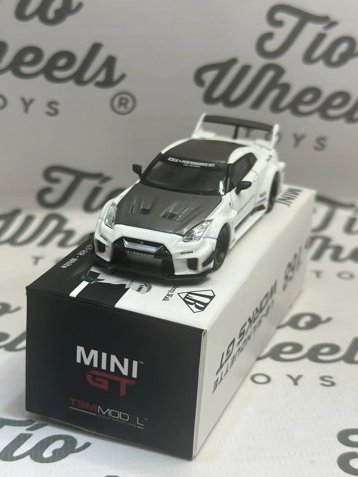 Nissan 35GT-RR White LB Silhouette Works 168