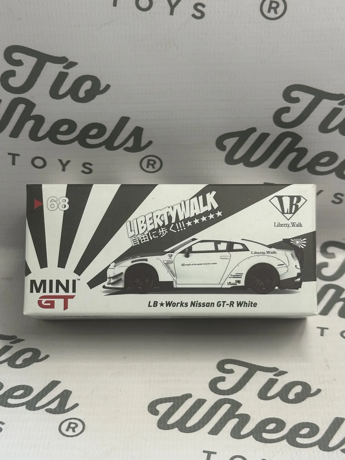 Nissan GT-R White LB Works 68