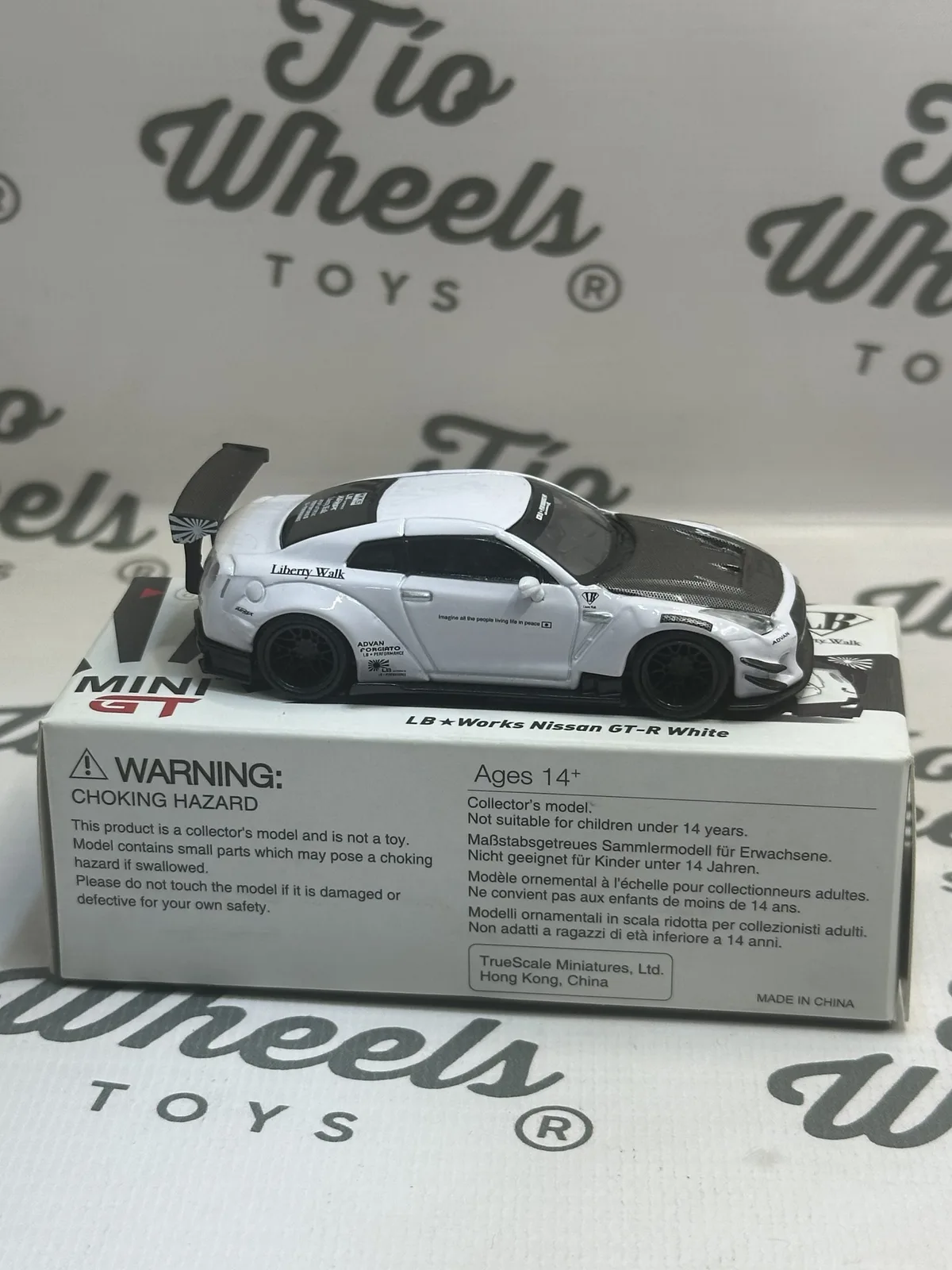 Nissan GT-R White LB Works 68