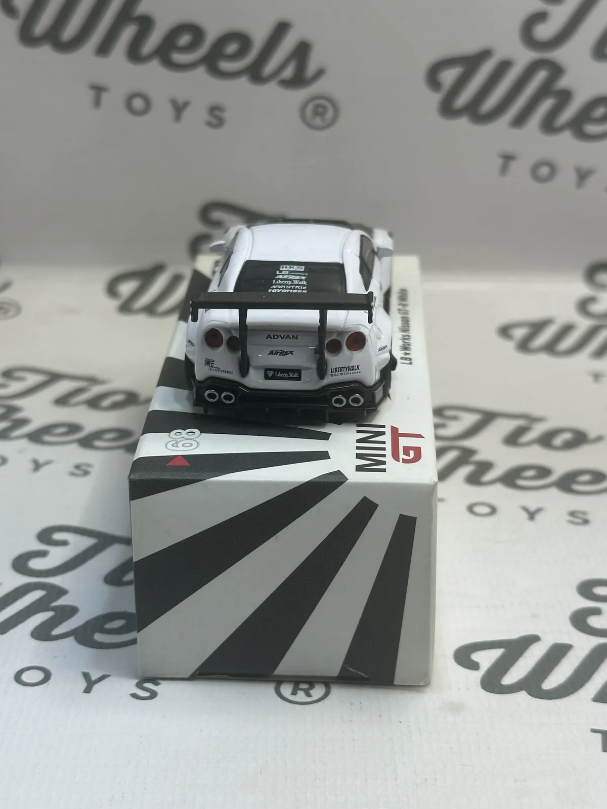 Nissan GT-R White LB Works 68