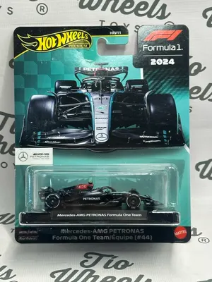 Mercedes AMG Petronas Formula One Team 44 Lewis Hamilton