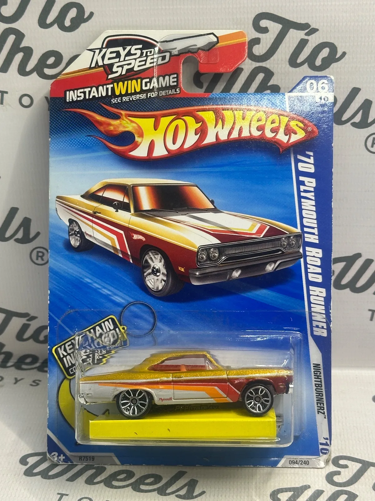 Playmouth Road Runner 1970 con llavero de deora