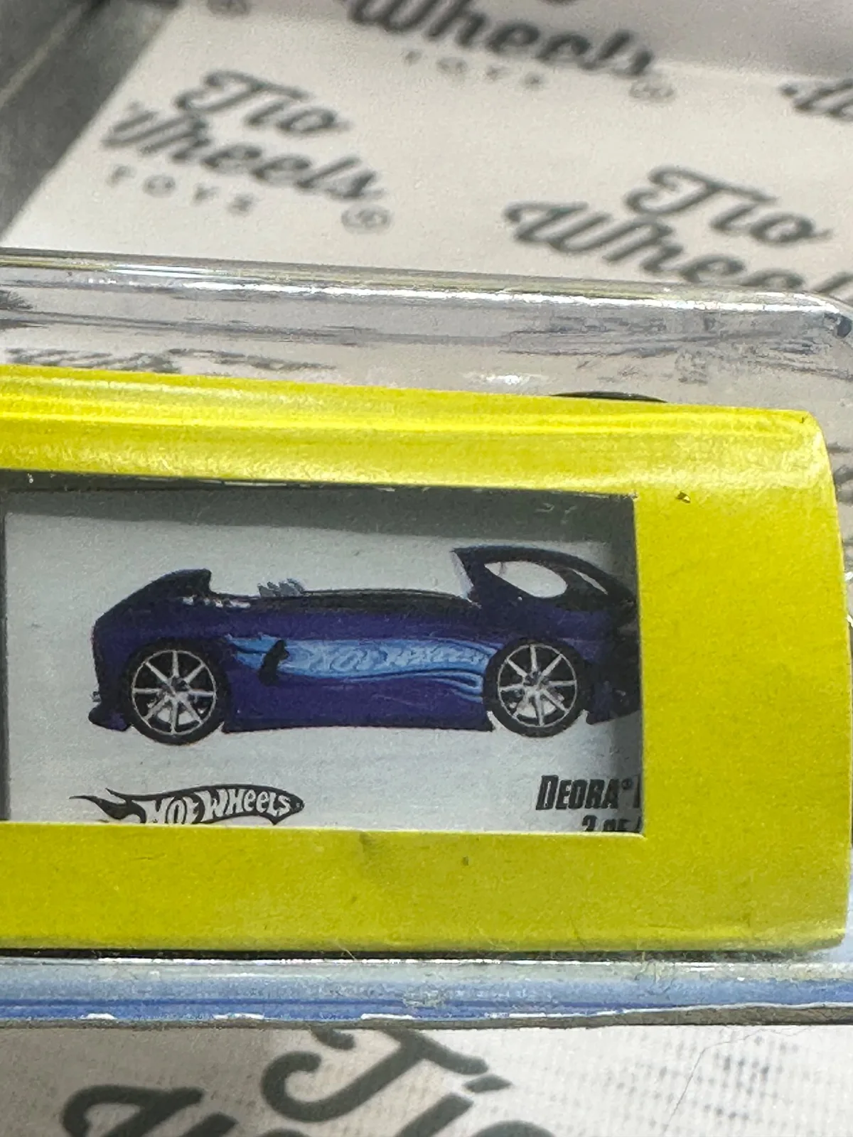 Playmouth Road Runner 1970 con llavero de deora